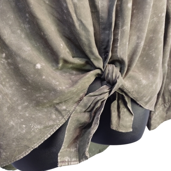 Annabelle Women's Green Tie-dye Button Down Shirt Size S NWT - Picture 8 of 10